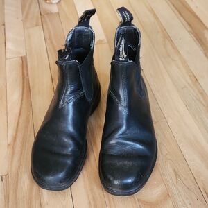 Blundstone Black Leather Chelsea Boots